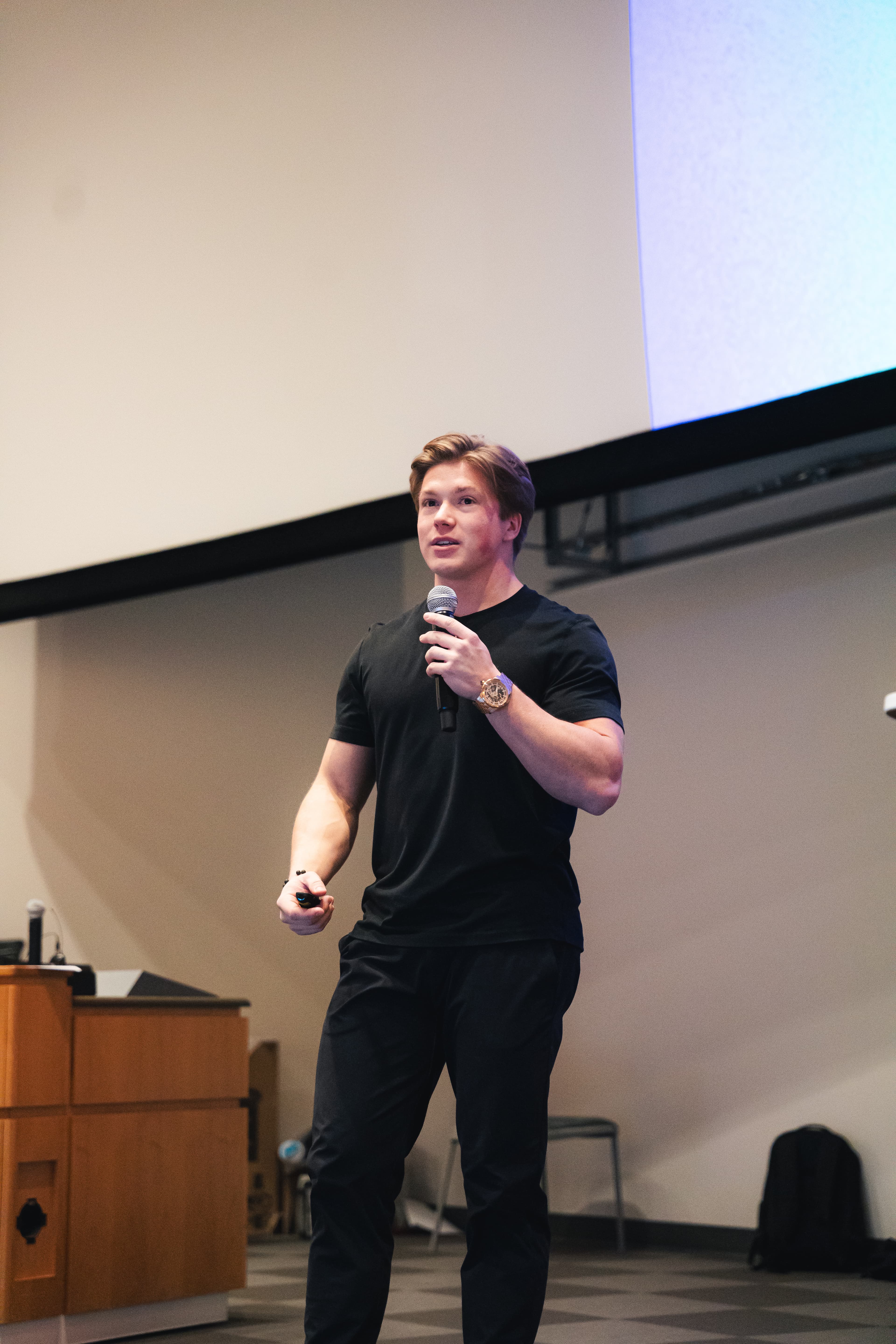 Karsen speaking at Founders Club Event 1