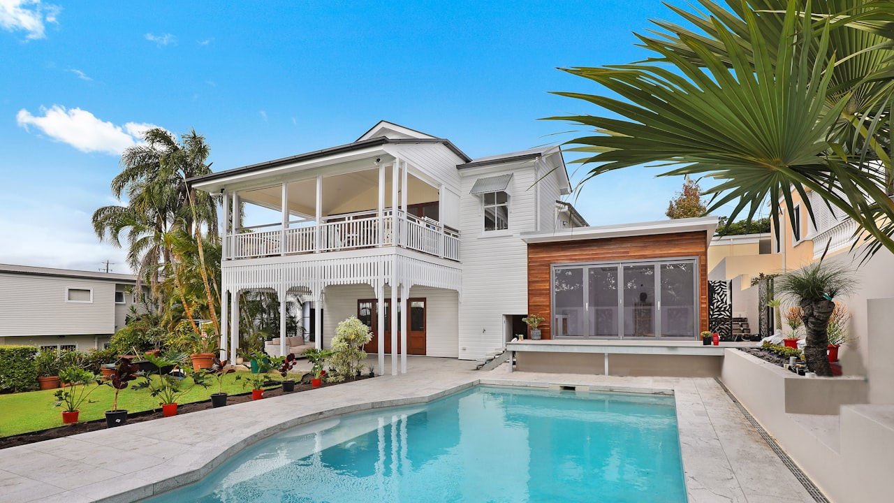 Upper Mission Real Estate: Luxury Living with Panoramic Lake Views
